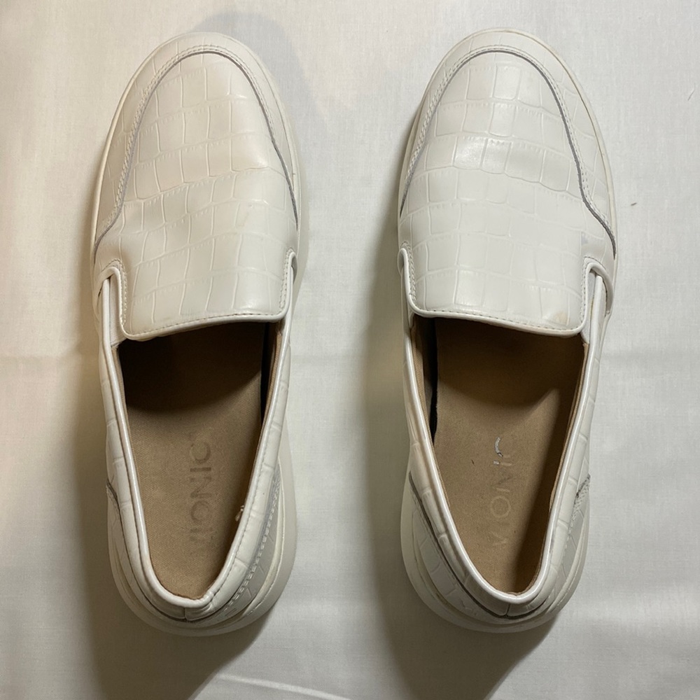 Vionic Size 7.5 Dinora CrocPrint Platform Slip on Sneaker.  Used good condition
